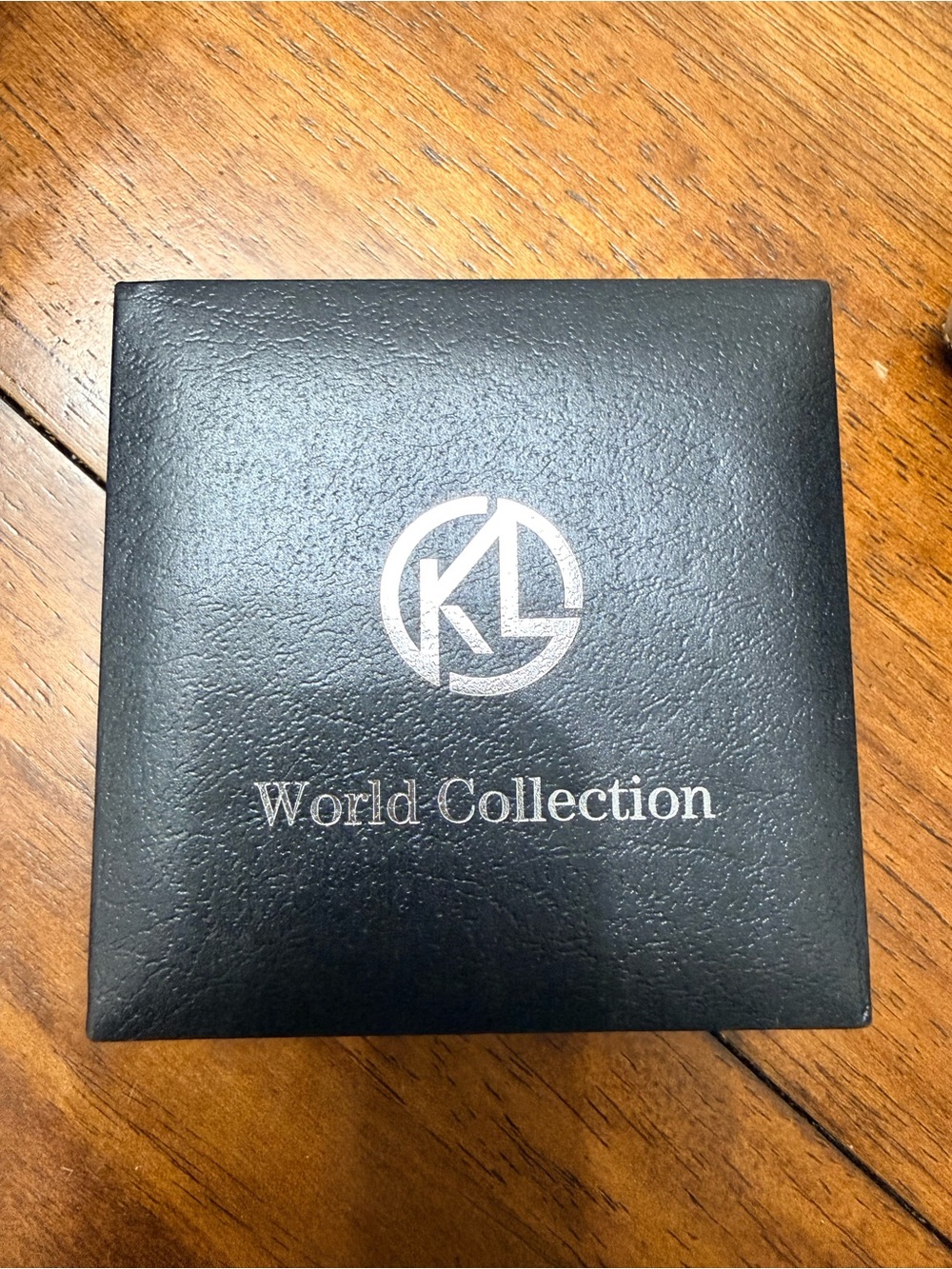 Veterans Challenge Coin in Presentation Box - Gold - Picture 3 of 3